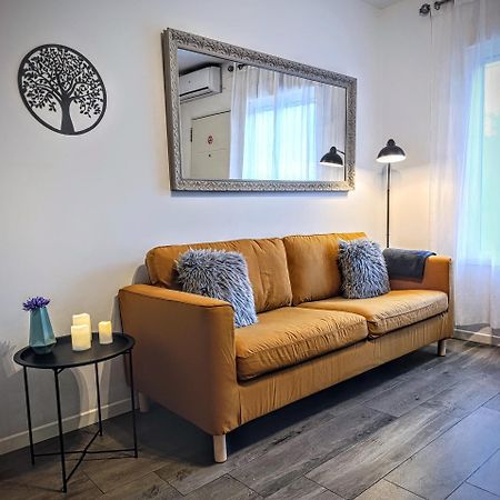 Andalucia Garden Apartment เบนัลมาเดนา ภายนอก รูปภาพ