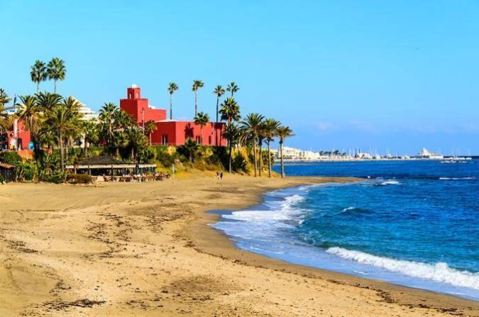 Andalucia Garden Apartment เบนัลมาเดนา ภายนอก รูปภาพ