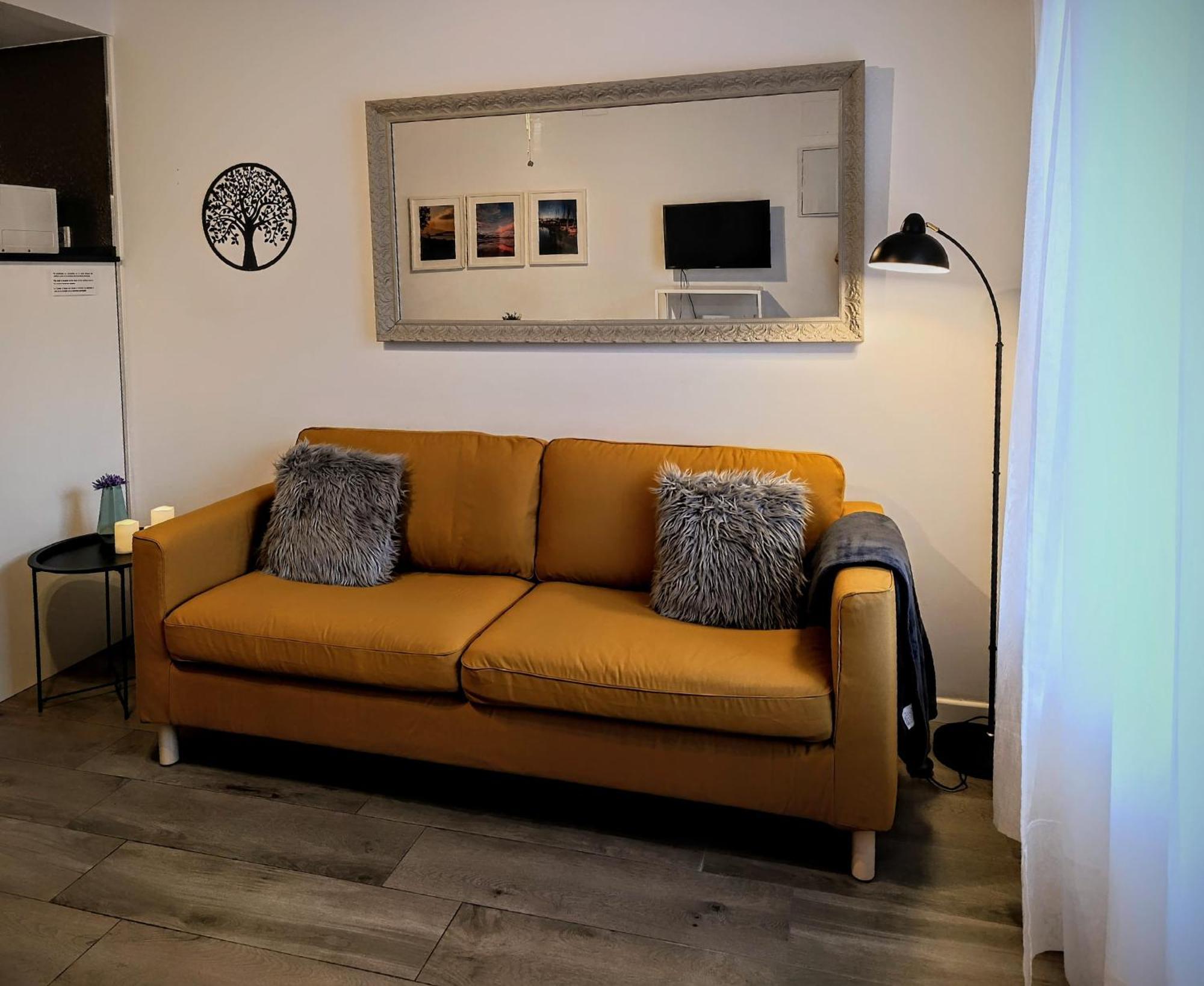 Andalucia Garden Apartment เบนัลมาเดนา ภายนอก รูปภาพ