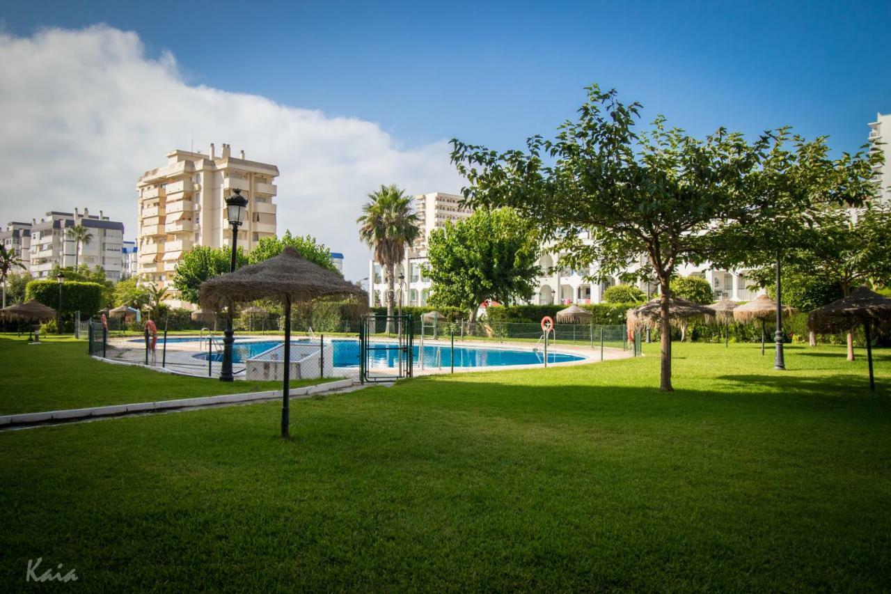Andalucia Garden Apartment เบนัลมาเดนา ภายนอก รูปภาพ